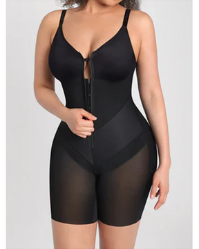 Body con faja de cobertura total para el pecho, control de abdomen y efecto levantamiento de glúteos.