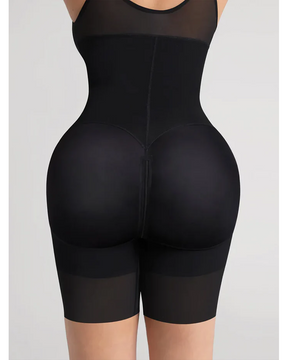 Body con faja de cobertura total para el pecho, control de abdomen y efecto levantamiento de glúteos.