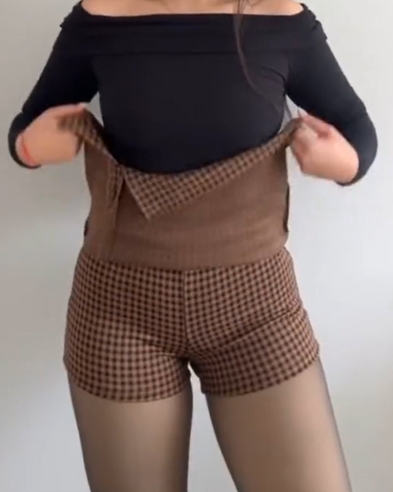 Falda corta con aberturas