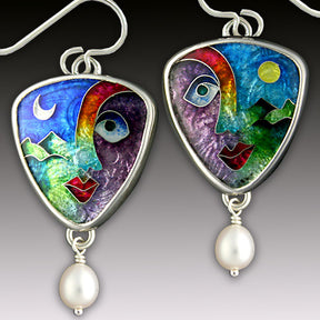 Nuevos y creativos pendientes colgantes con caras de colores hermosos y abstractos