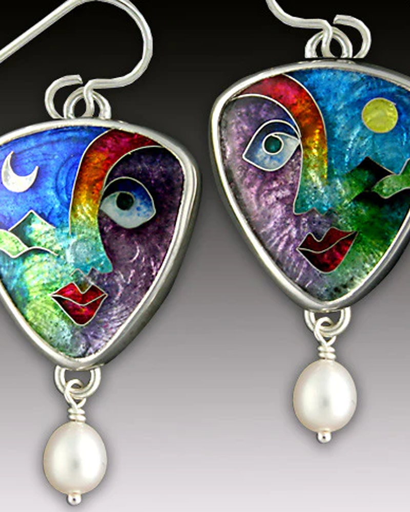 Nuevos y creativos pendientes colgantes con caras de colores hermosos y abstractos
