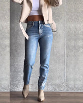 Jeans Cónicos Metálicos