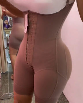 Fajas con tirantes finos ajustables y ganchos