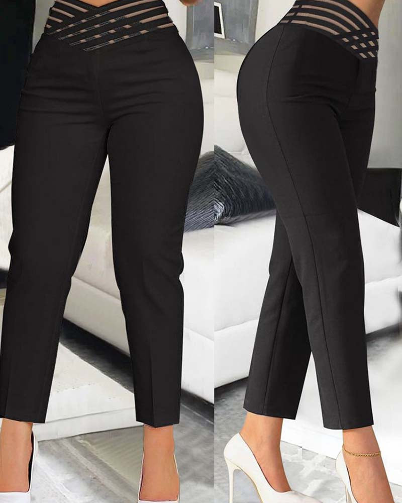 Pantalones cónicos Commuter con cinturón recortado