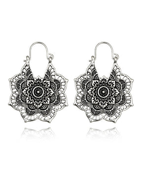 Accesorios de aretes de flores de aleación hueca vintage