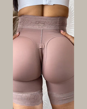 Short Push Up Faja De Encaje Con Tres Broches