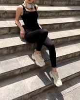 Mono de entrenamiento de adelgazamiento de muslo de una pieza sin mangas