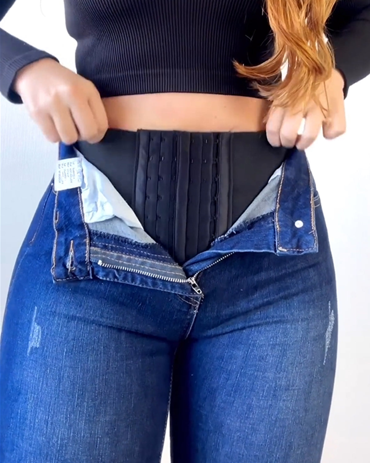 Jeans rasgados con cinturones moldeadores （Pre-Venta）