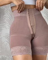 Short Push Up Faja De Encaje Con Tres Broches