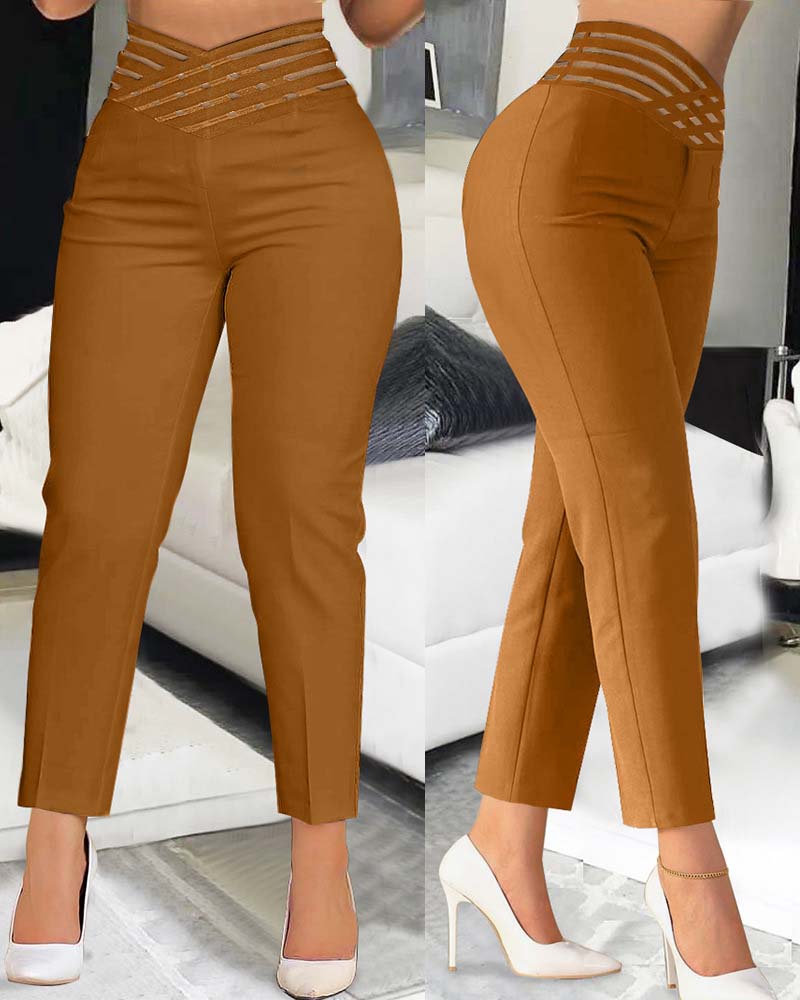Pantalones cónicos Commuter con cinturón recortado