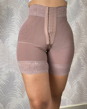 Short Push Up Faja De Encaje Con Tres Broches