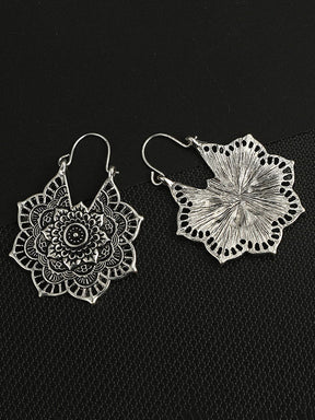 Accesorios de aretes de flores de aleación hueca vintage