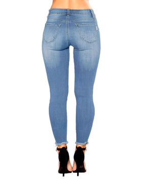 Pantalones vaqueros rasgados de mujer